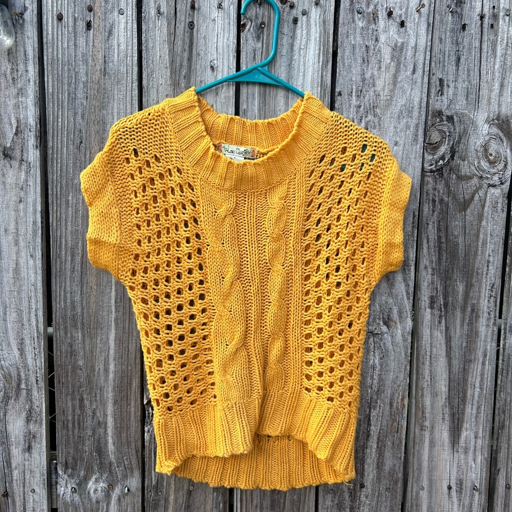 Women short sleeve sweater size:s